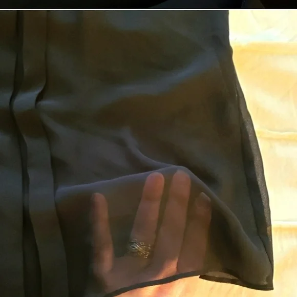 Loft Black Sleeveless Pleated Blouse - Picture 7 of 16